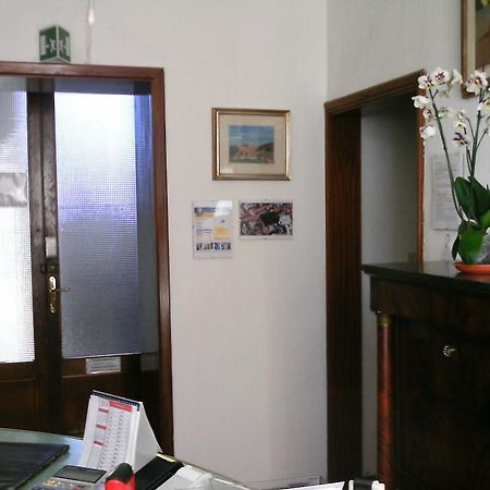 Albergo Cavour Self Check-In Livorno Exterior foto