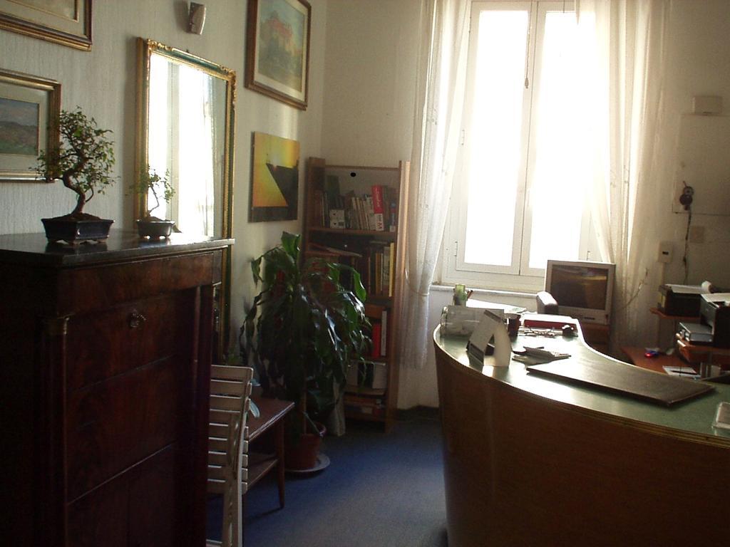 Albergo Cavour Self Check-In Livorno Exterior foto